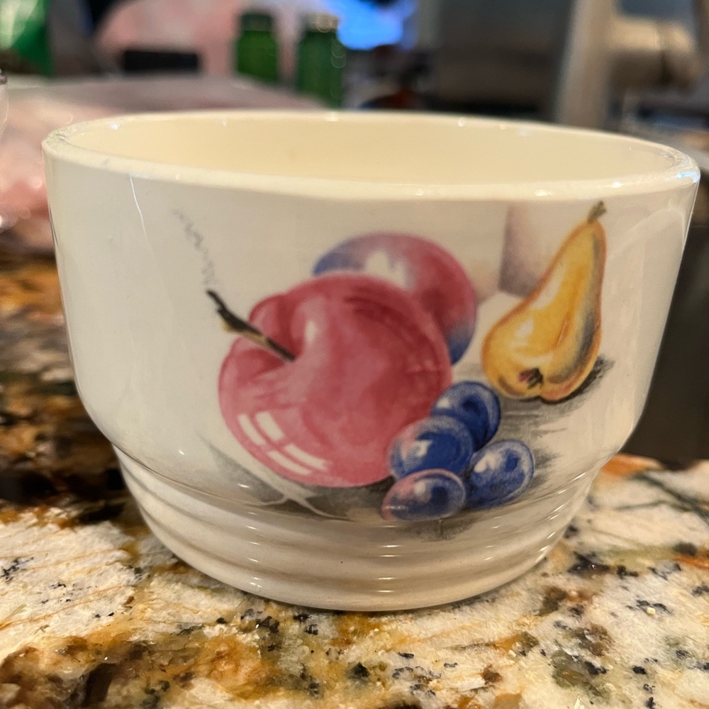 1940’s Knowles Utility Ware ceramic 4”